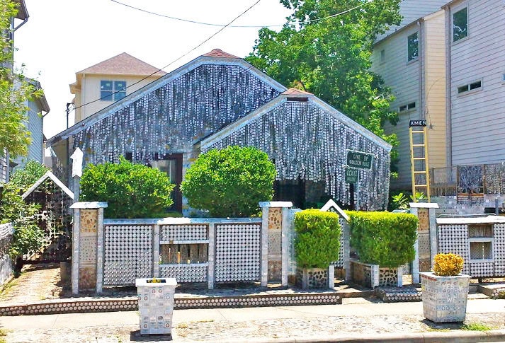 The front of Houston’s Beer Can House, adorned with its iconic cans and whimsical décor. Credit: u/AdSpecialist6598 via r/interesting