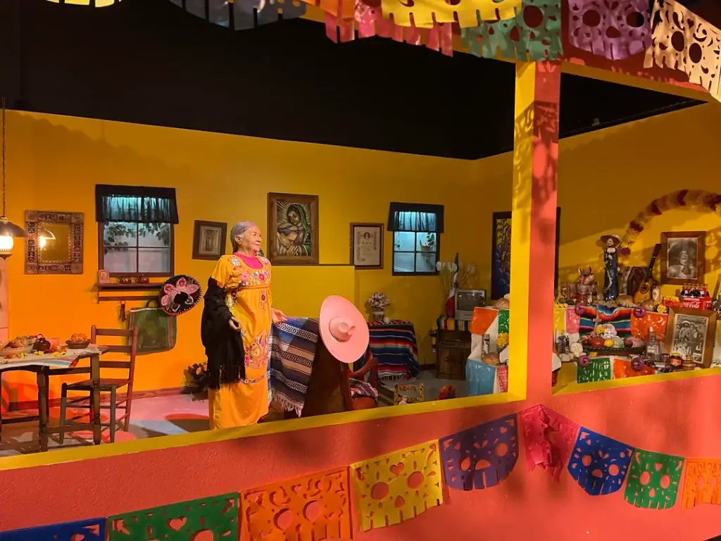 A colorful Día de los Muertos exhibit at the National Museum of Funeral History — where heritage and remembrance take center stage. Credit: u/MrsLadyZedd via r/houston