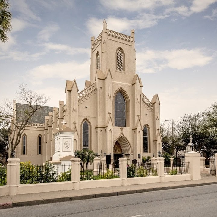 The monochromatic façade of Immaculate Conception Cathedral in Brownsville hides a surprisingly colorful interior. Credit: @txhistcomm via Instagram