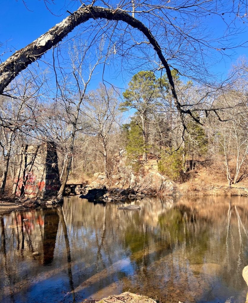 Salado Creek Rest Area is a peaceful spot for a relaxing walk or a scenic picnic by the water. Credit: @ozarkgateway via Instagram
