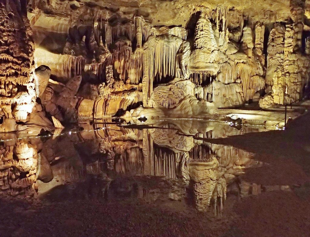 Stunning formations in the Queen’s Throne Room at Cave Without a Name—dramatic, elegant, and worthy of its name. Credit: @cavewithoutaname via Instagram