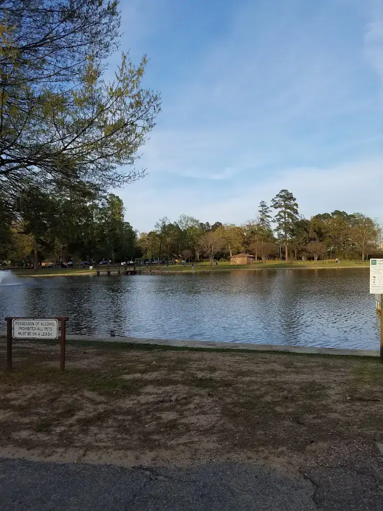 Lakeside recreation at Spring Lake Park in Texarkana — nature and amenities in one spot. Credit: Tricia Peters