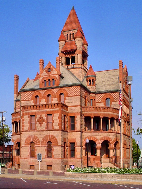 The Hopkins County Courthouse, in Romanesque Revival style, stands proudly as a symbol of small-town Texas heritage. Credit: @texashappens via Instagram