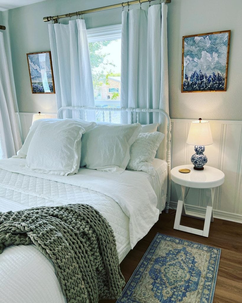 A bluebonnet-themed Fort Worth rental—unmistakably Texan, peaceful, and close enough to Dallas for easy World Cup access. Credit: @sunrise2sunset.vacationrentals via Instagram