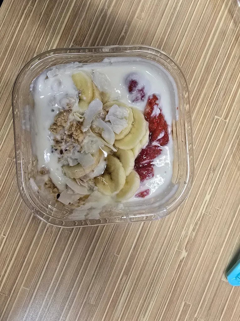 Bahama Buck’s acai bowl proves they serve more than sno cones, with smoothies and fruit bowls adding healthy variety. Credit: Birendra Bahadur Rana