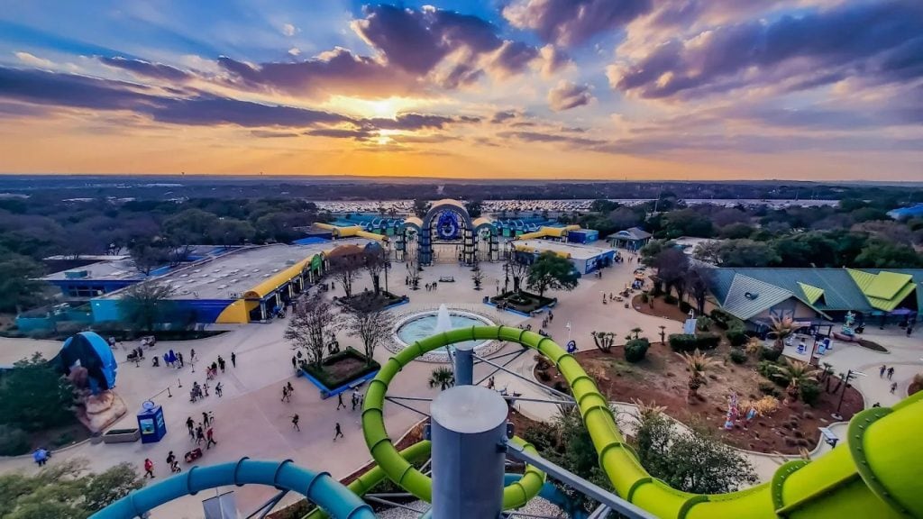 An expansive aerial view shows huge slides and a central fountain. Credit: Aquatica San Antonio