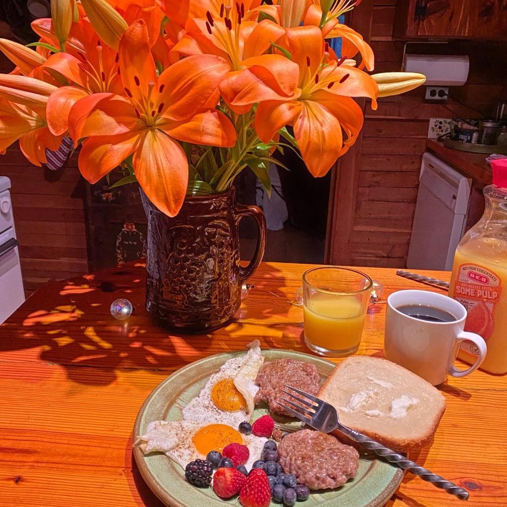 Breakfast at the Salvation Cabin — eggs, toast, fresh fruit, orange juice, and coffee. Slow mornings like this remind you how beautiful and simple life can be. Credit: @cbrazil972 via Instagram