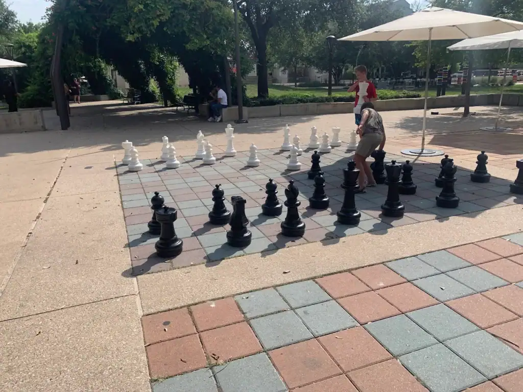 A giant chess set at Yanaguna turns strategy into play, inviting families to think big and move bold. Credit: Alex Palacios