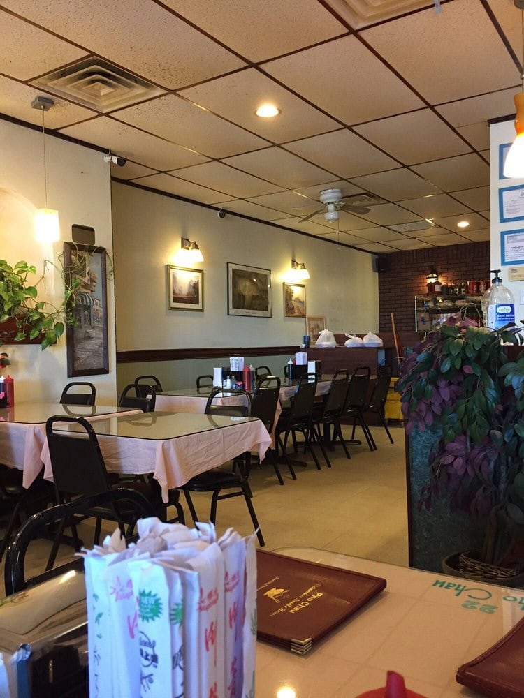 Inside Pho Chau, the spacious dining area is filled with tables and Vietnamese‑inspired décor. Credit: Steffy T.