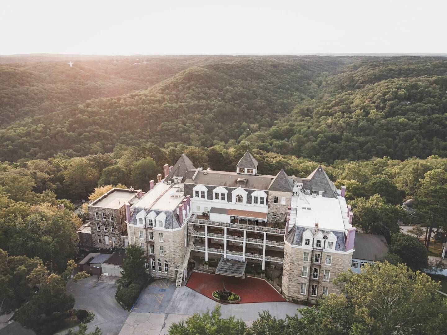 The limestone 1886 Crescent Hotel above Eureka Springs, Arkansas
