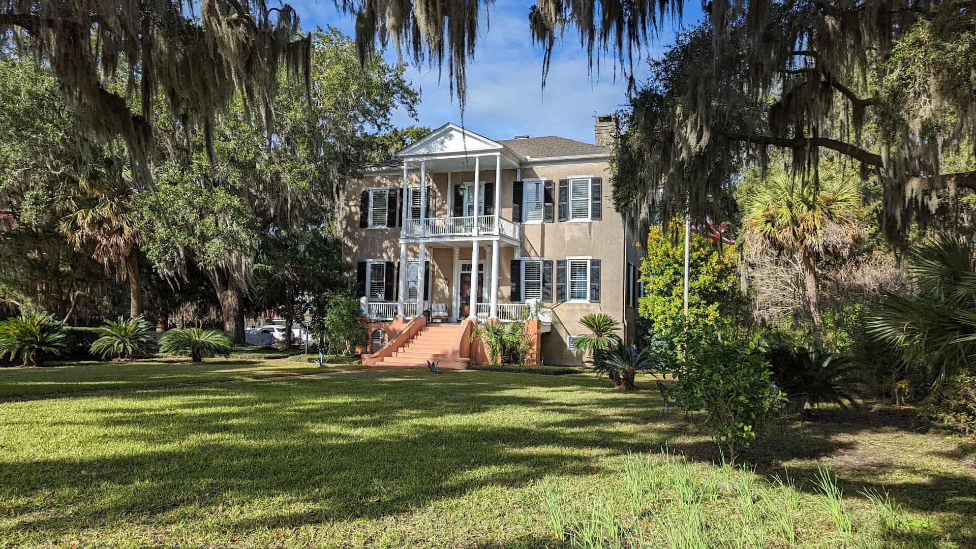 Antebellum mansion under Spanish moss oaks in Beaufort, South Carolina