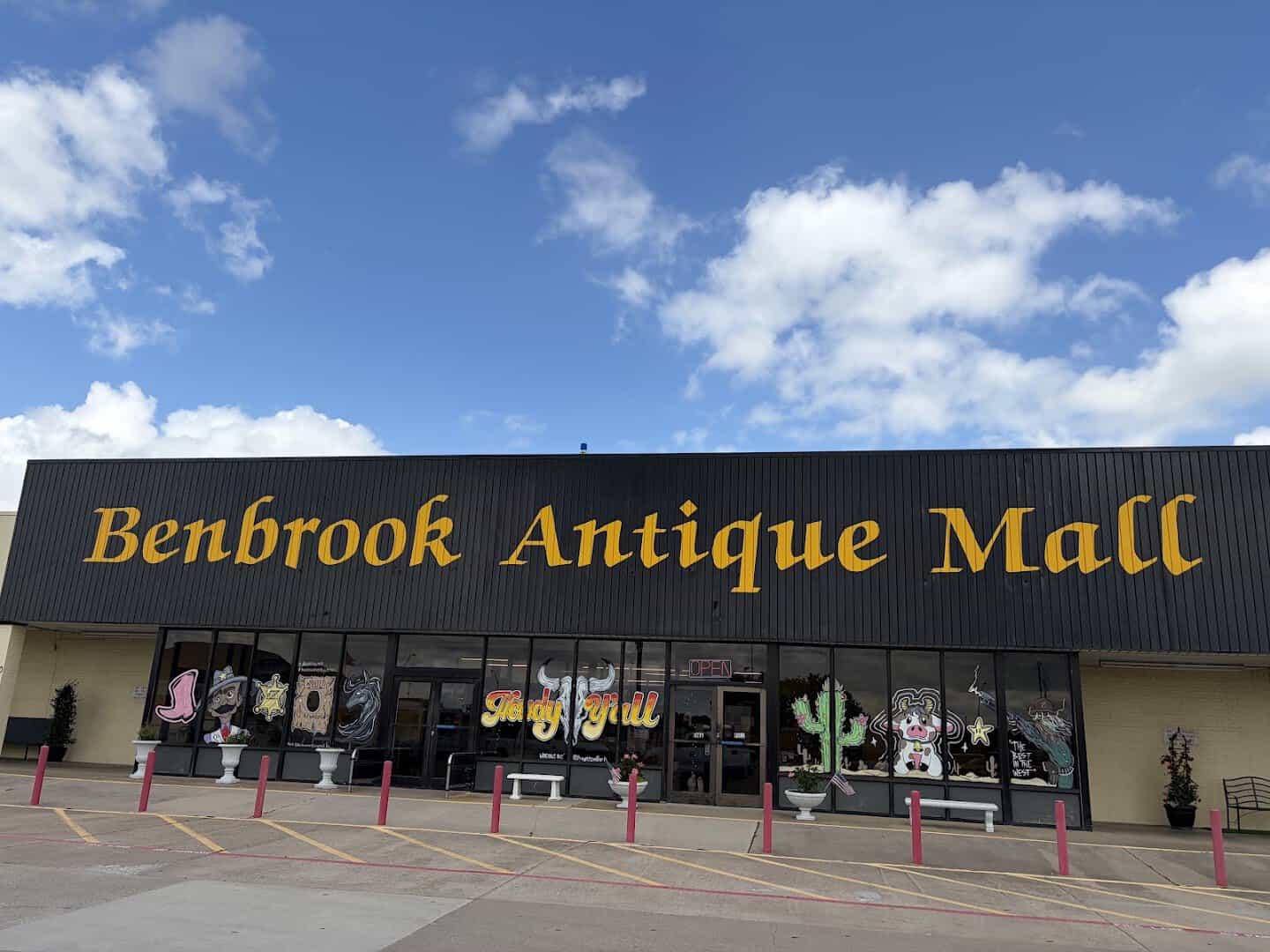 Exterior of Benbrook Antique Mall in Benbrook, Texas