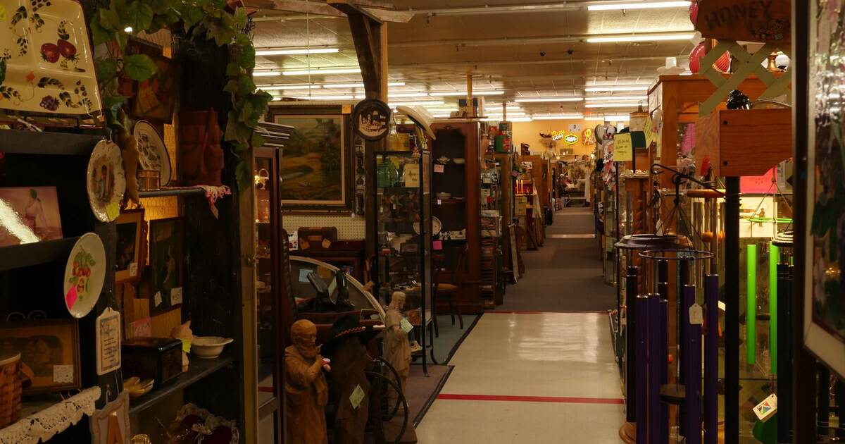 This Sprawling Texas Vintage Emporium Is a Shopper’s Paradise Packed With 150 Booths