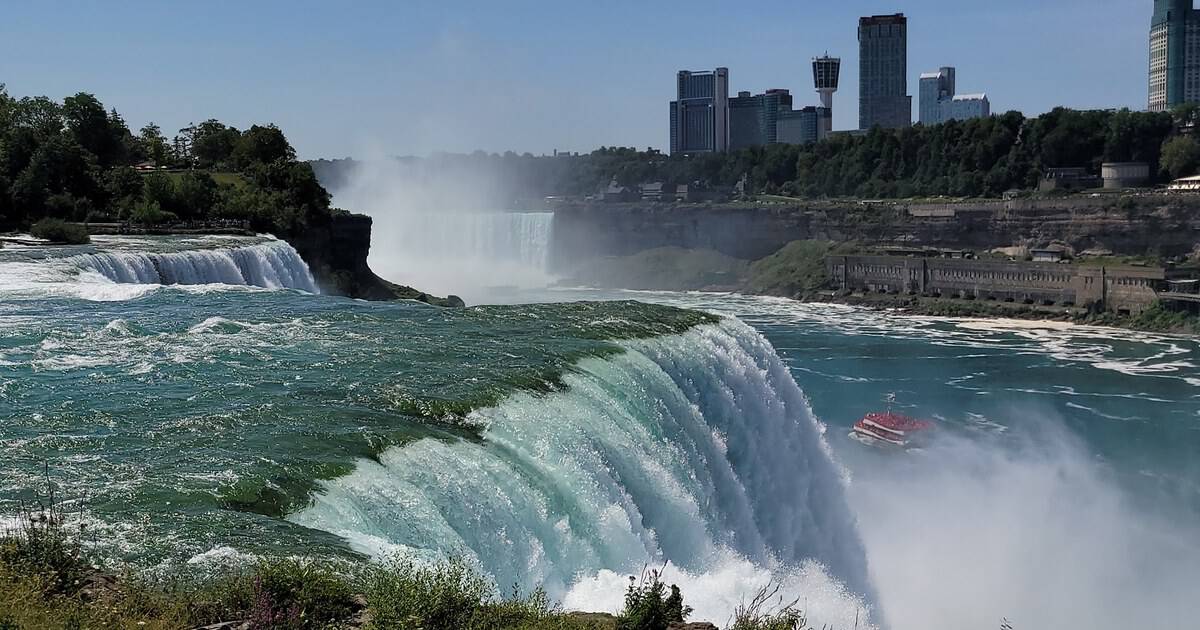 15 Breathtaking Waterfalls Across the USA Worth Chasing
