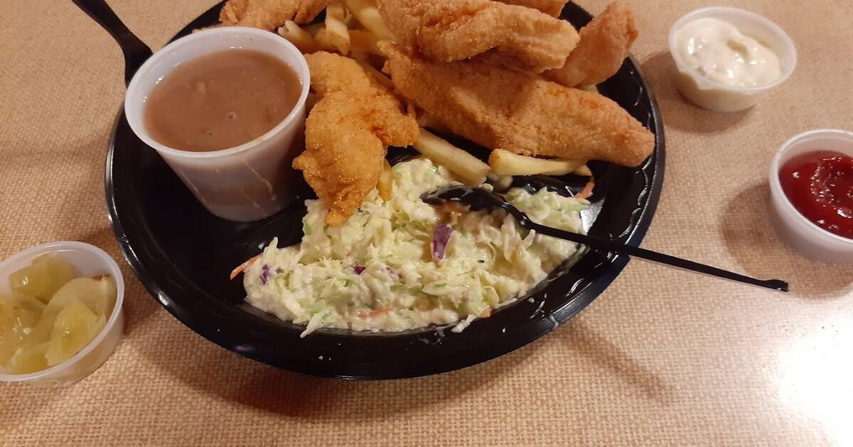 This Tiny Texas Catfish Shack Fries Up a Golden Plate Worth the Drive