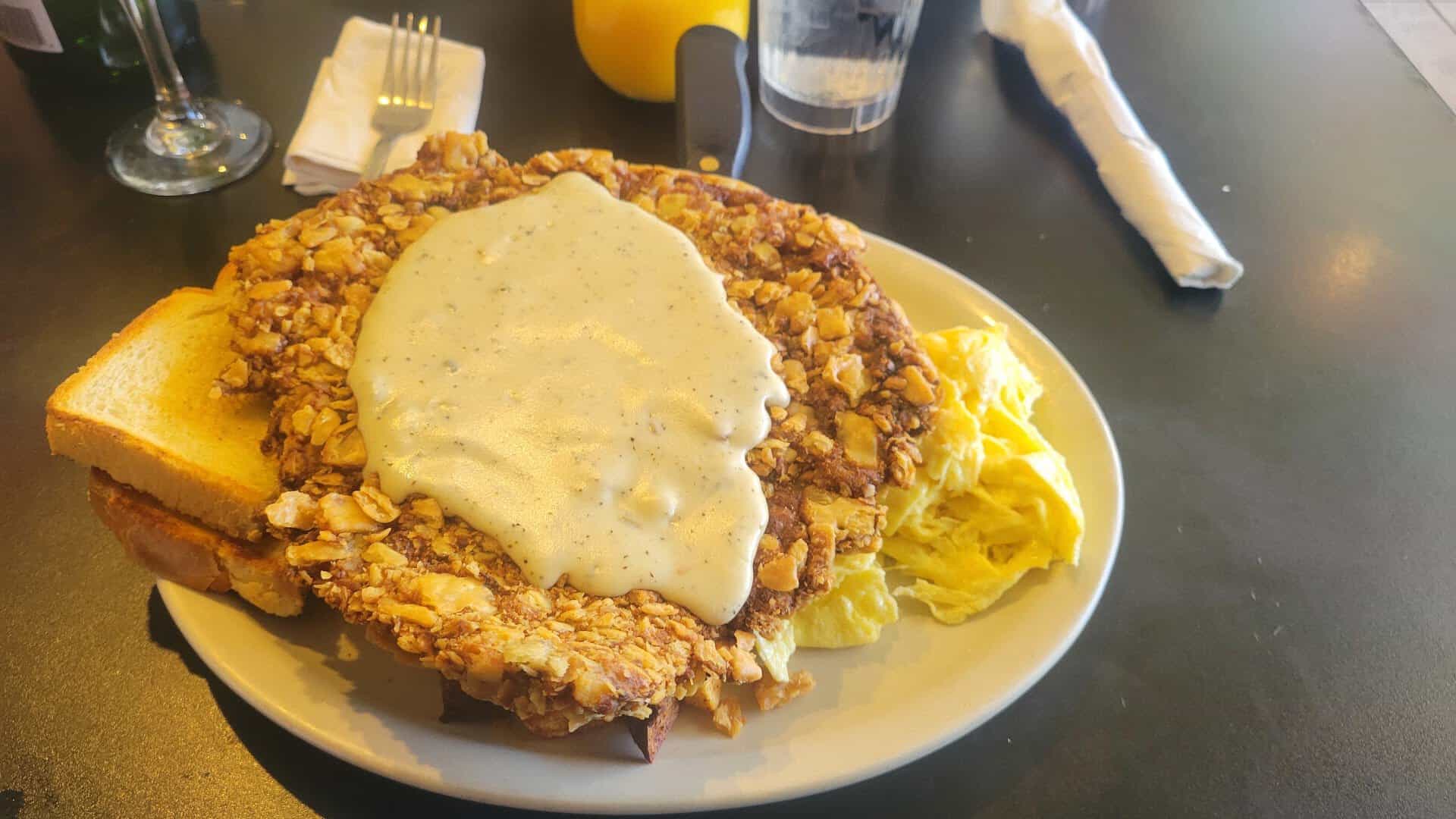 Chicken fried steak with cream gravy, eggs and Texas toast at Jonathon's Diner in Dallas