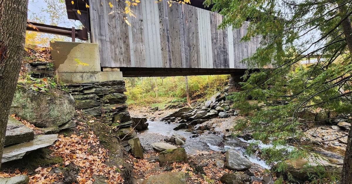 10 Covered Bridges in the USA That Are Stunning in Fall
