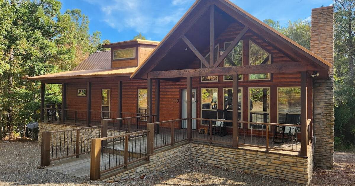 10 Cozy Cabin Girls Weekends in the Mountains