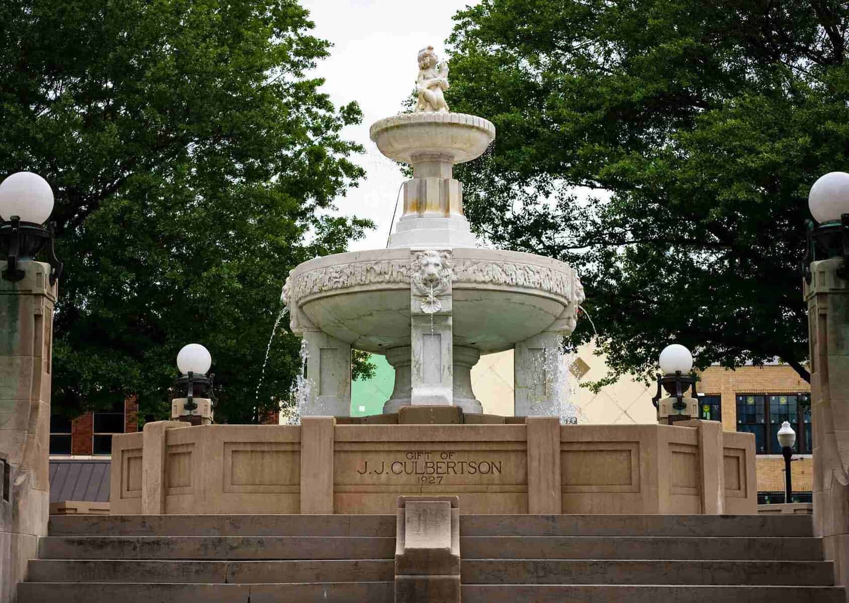 The Culbertson Fountain in downtown Paris, Texas
