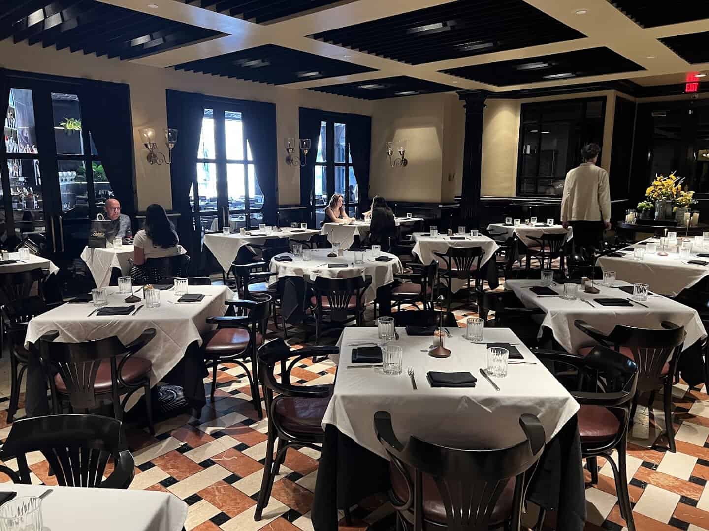 Elegant dining room at Dakota's Steakhouse in Dallas
