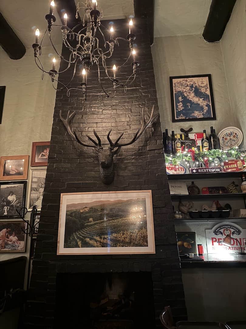 Rustic dining room at Roman Cucina in Dallas