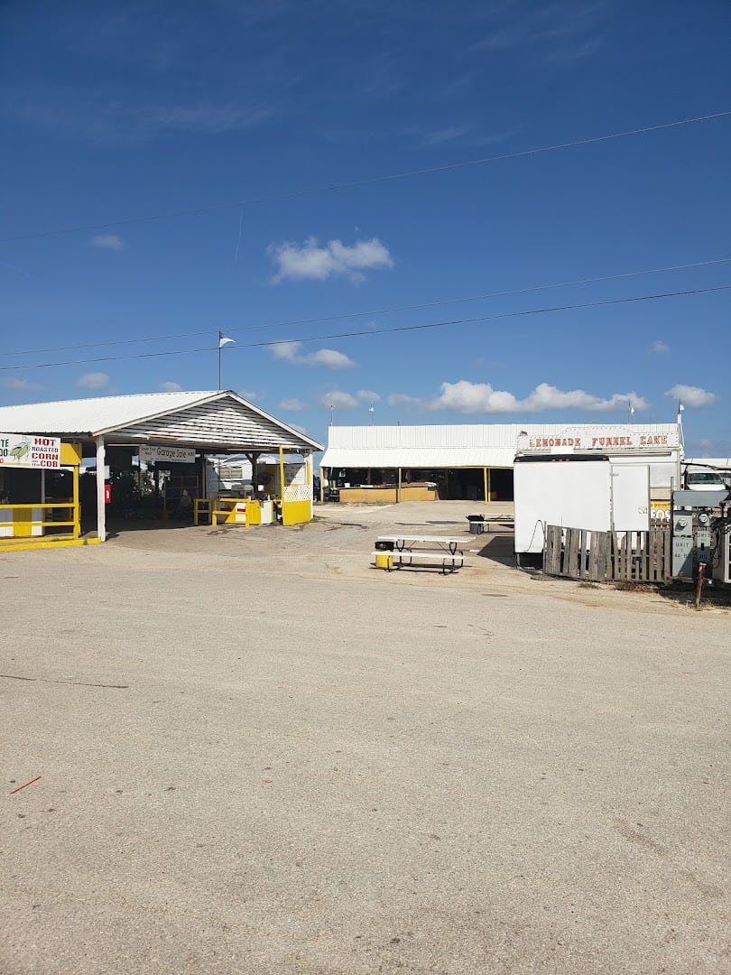 The sprawling open-air Austin Country Flea Market off Highway 290