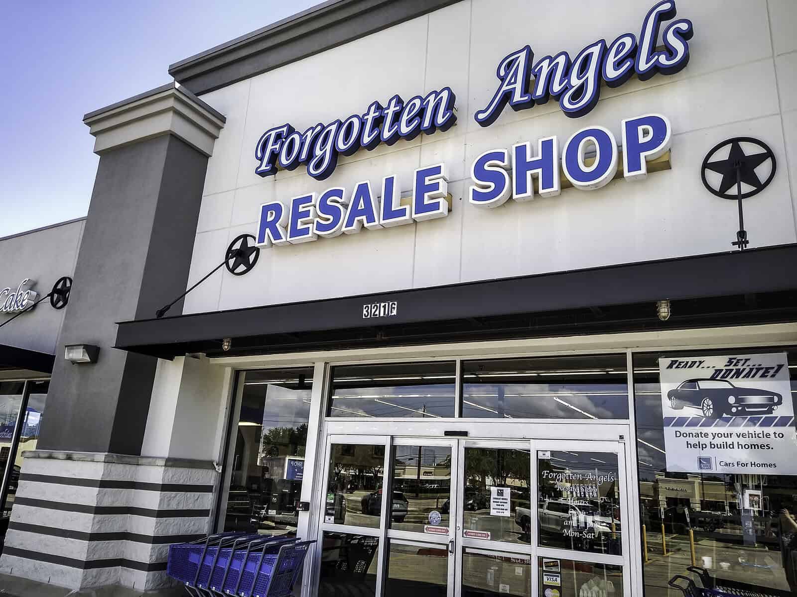 Storefront sign of Forgotten Angels Resale Shop in Pearland, Texas