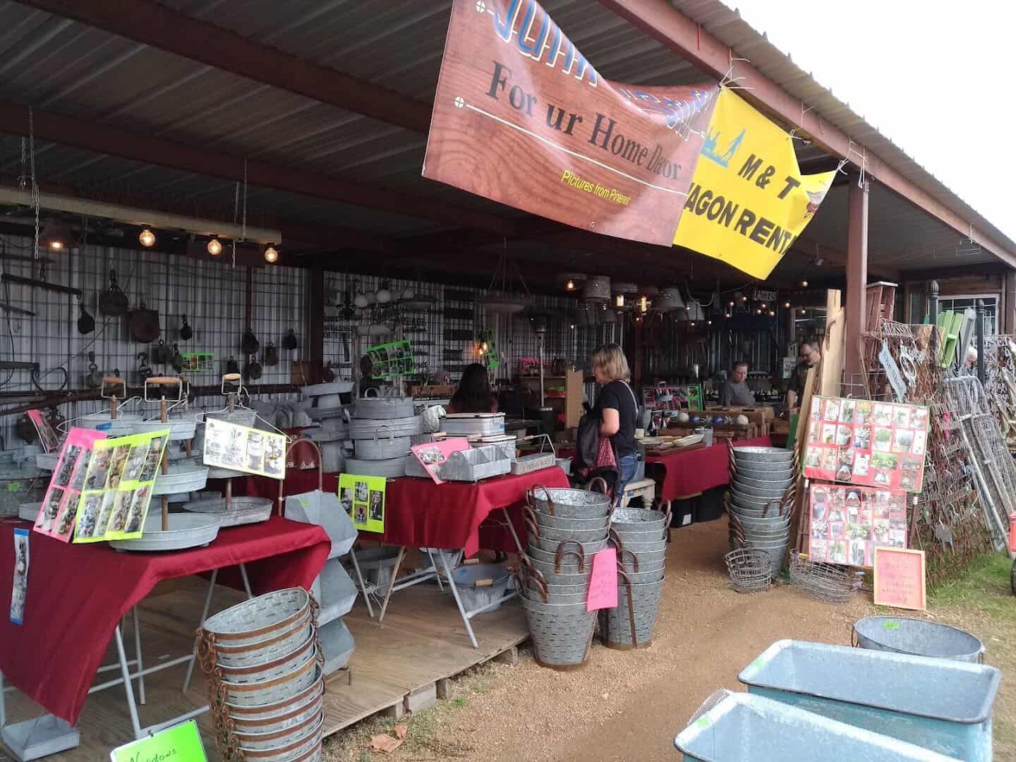 Fredericksburg Trade Days barn booth in Fredericksburg