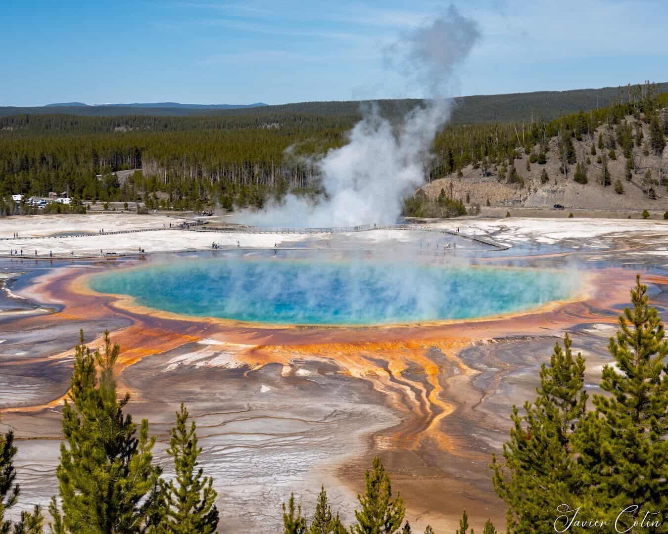 Grand Prismatic Spring rainbow rings seen from above, Yellowstone Wyoming