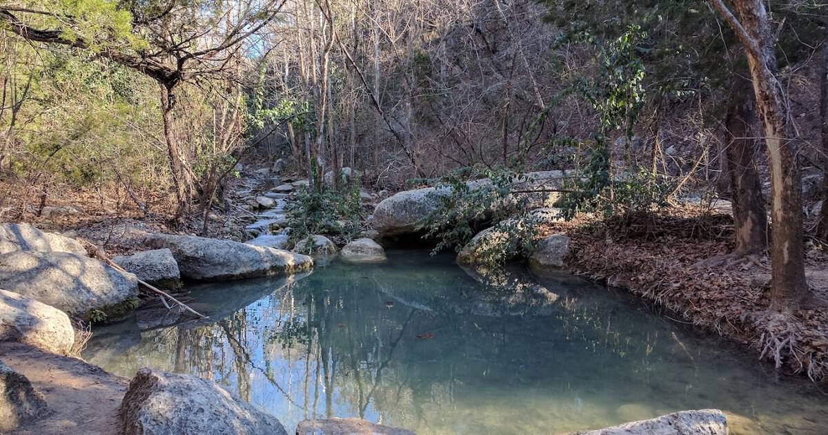 This Hidden Texas Canyon Trail Is a Fern-Filled Climb Down More Than 2,700 Steps