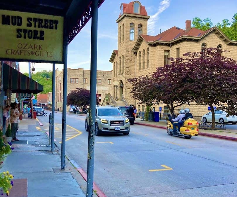 10 Hidden Gem Mountain Towns Few People Know