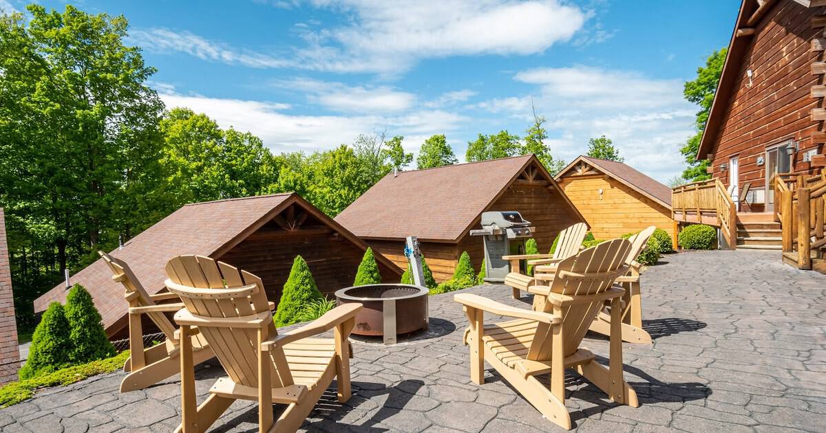 10 Lakefront Cabins in America Made for Summer