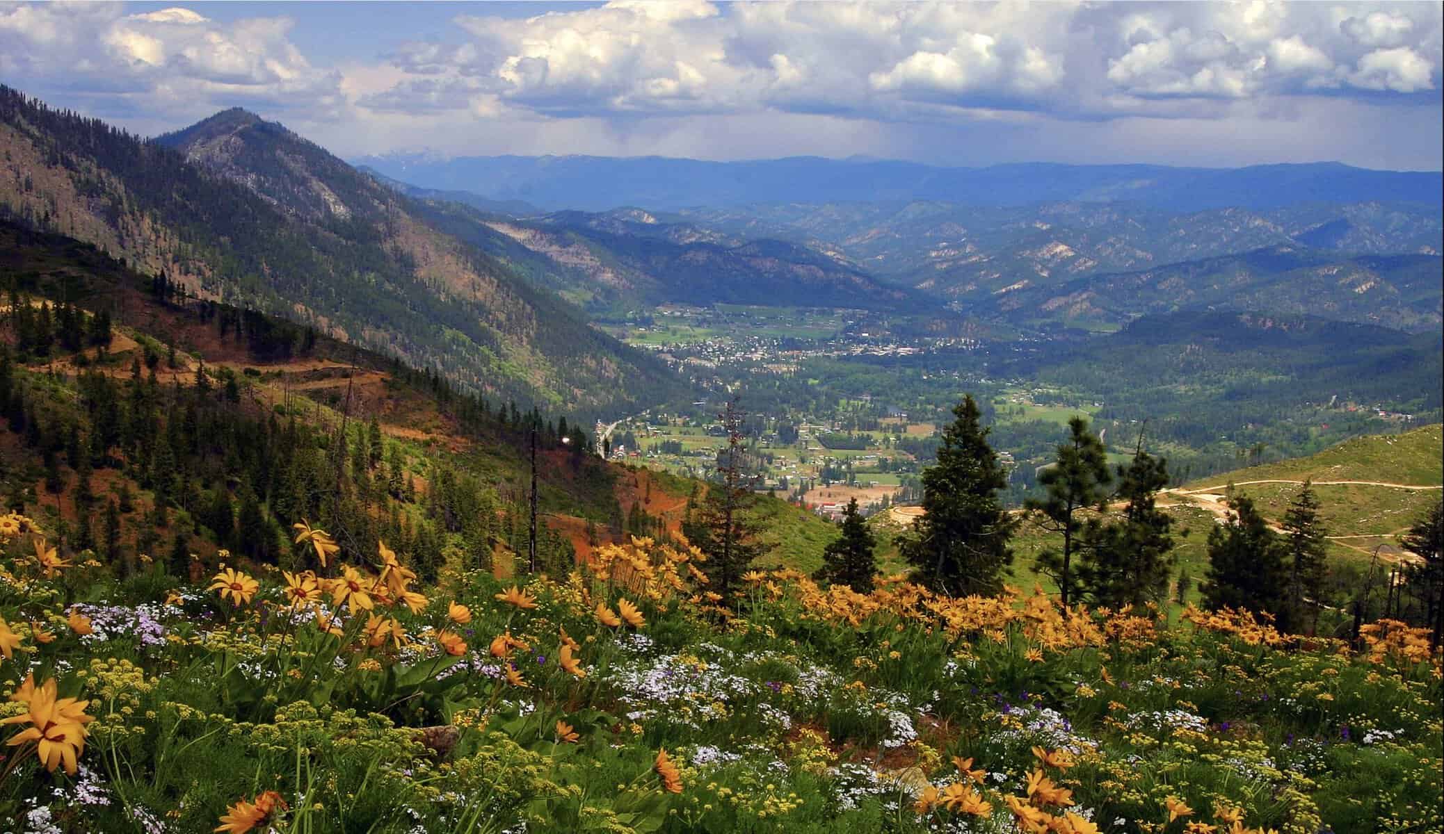 Autumn color over the valley and Cascade Mountains around Leavenworth, Washington
