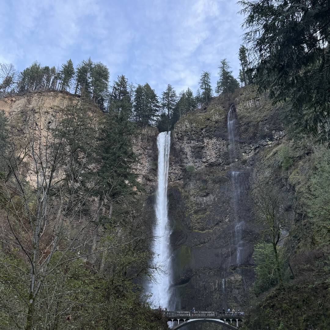 Multnomah Falls two-tier waterfall in the Columbia River Gorge, Oregon