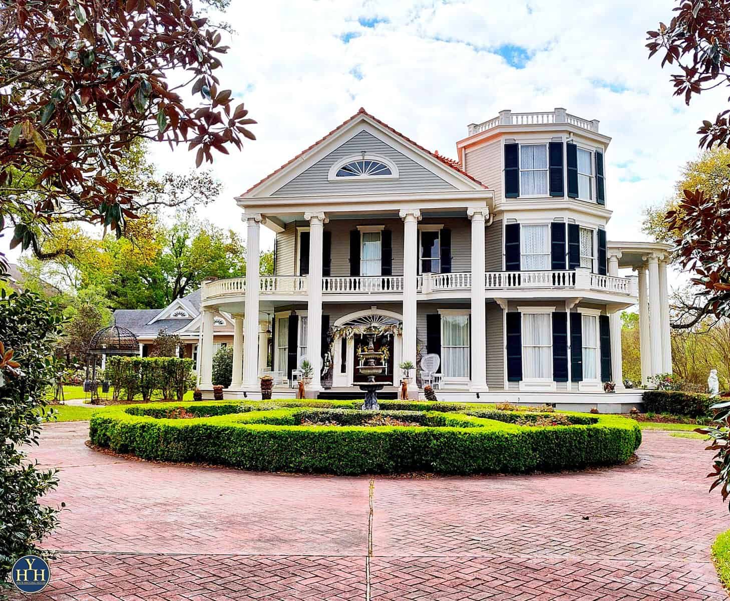 Ornate historic mansion in Natchez, Mississippi near the Natchez Trace Parkway