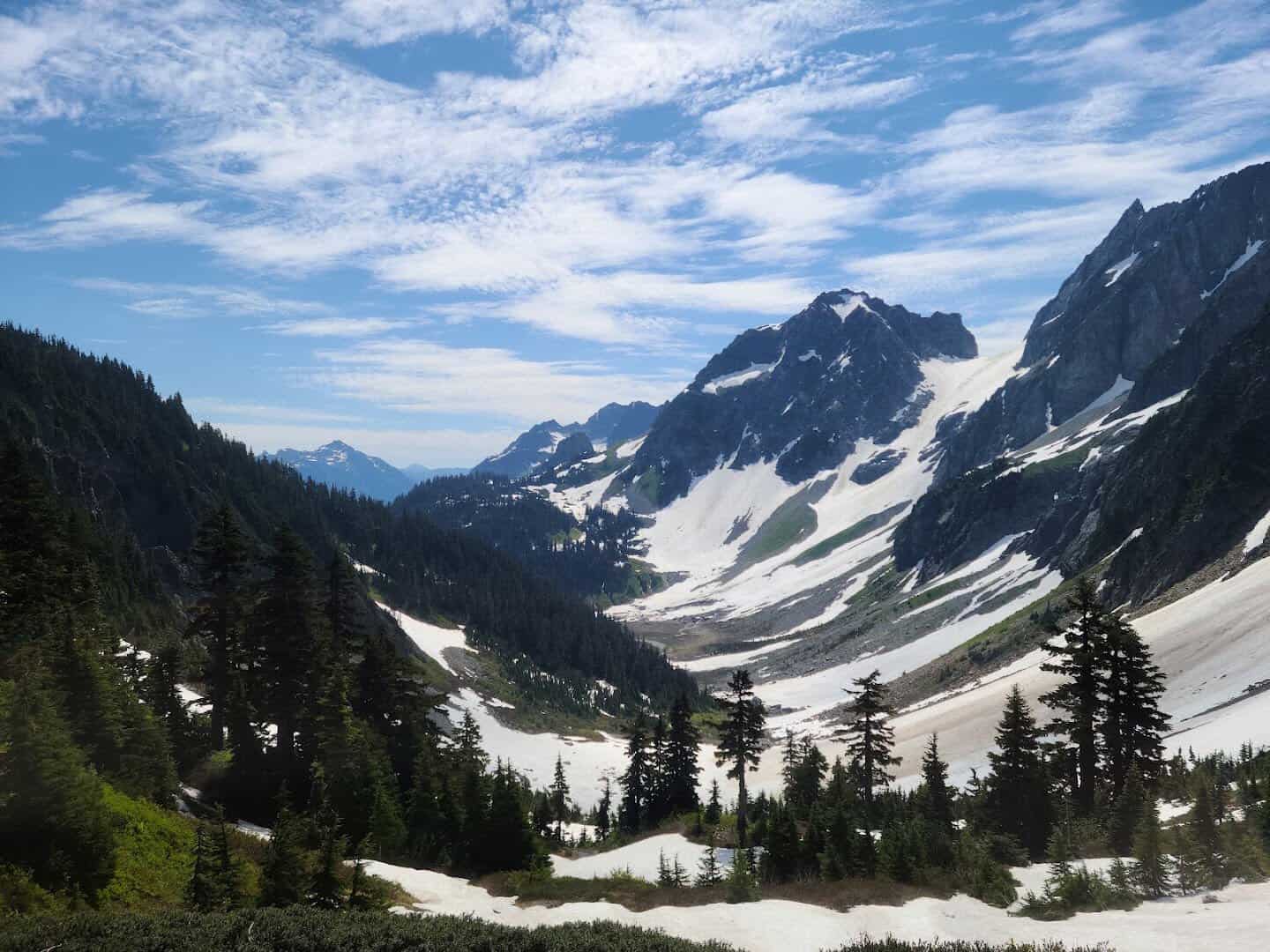 Jagged glacier-carved peaks in North Cascades National Park, Washington