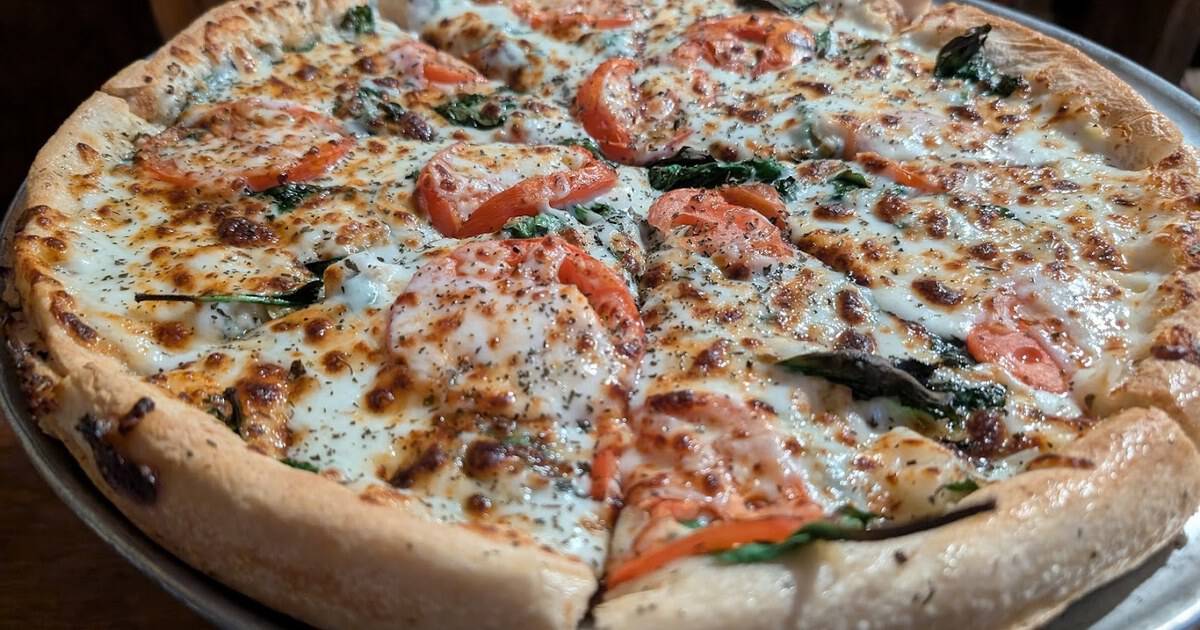This Cozy Texas Pizzeria Serves Some of the State’s Best Pies From a Little Old House