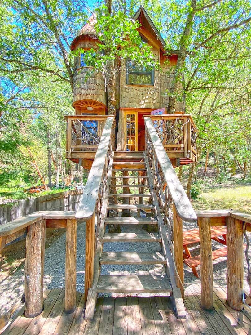 Elevated treehouse with ramp at Out'n'About Treehouse Treesort in Oregon
