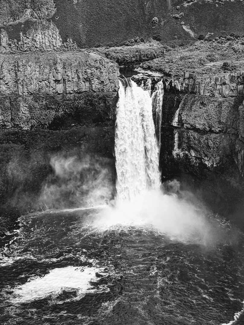 Palouse Falls plunging into a basalt canyon, Washington