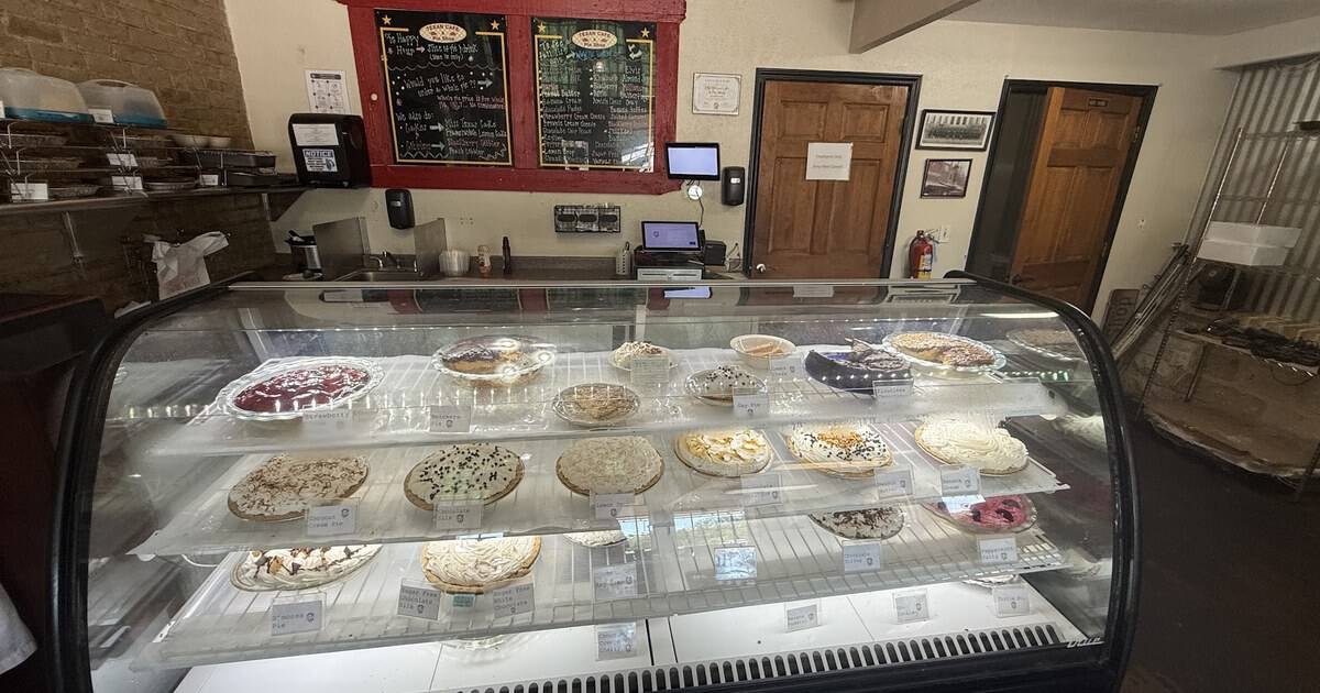 This Old-School Texas Cafe Serves Lemon Meringue Worth Driving Miles For