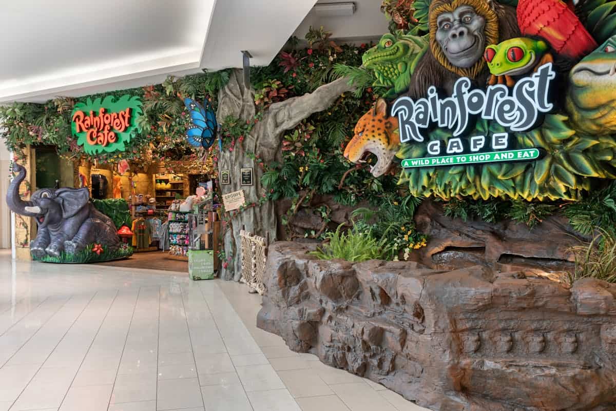 Jungle-themed entrance with animatronic elephant at Rainforest Cafe in Bloomington, Minnesota