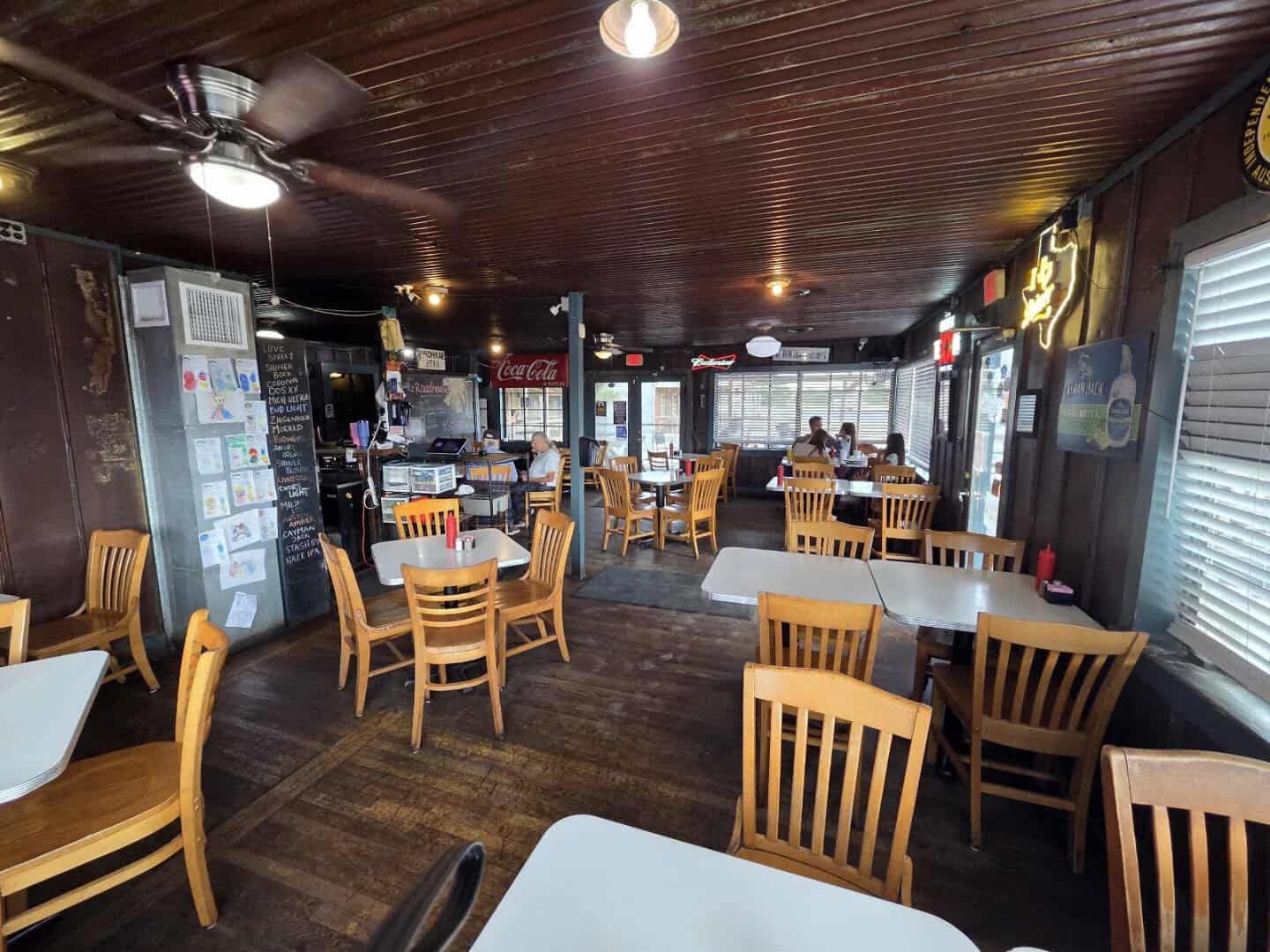 The indoor dining room at Roadhouse in Bastrop, Texas