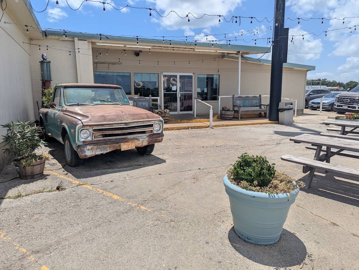 The exterior of Sam's Original Restaurant along Interstate 45 in Fairfield, Texas