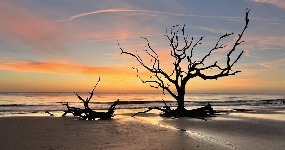 10 Secret Beaches in America Most People Miss