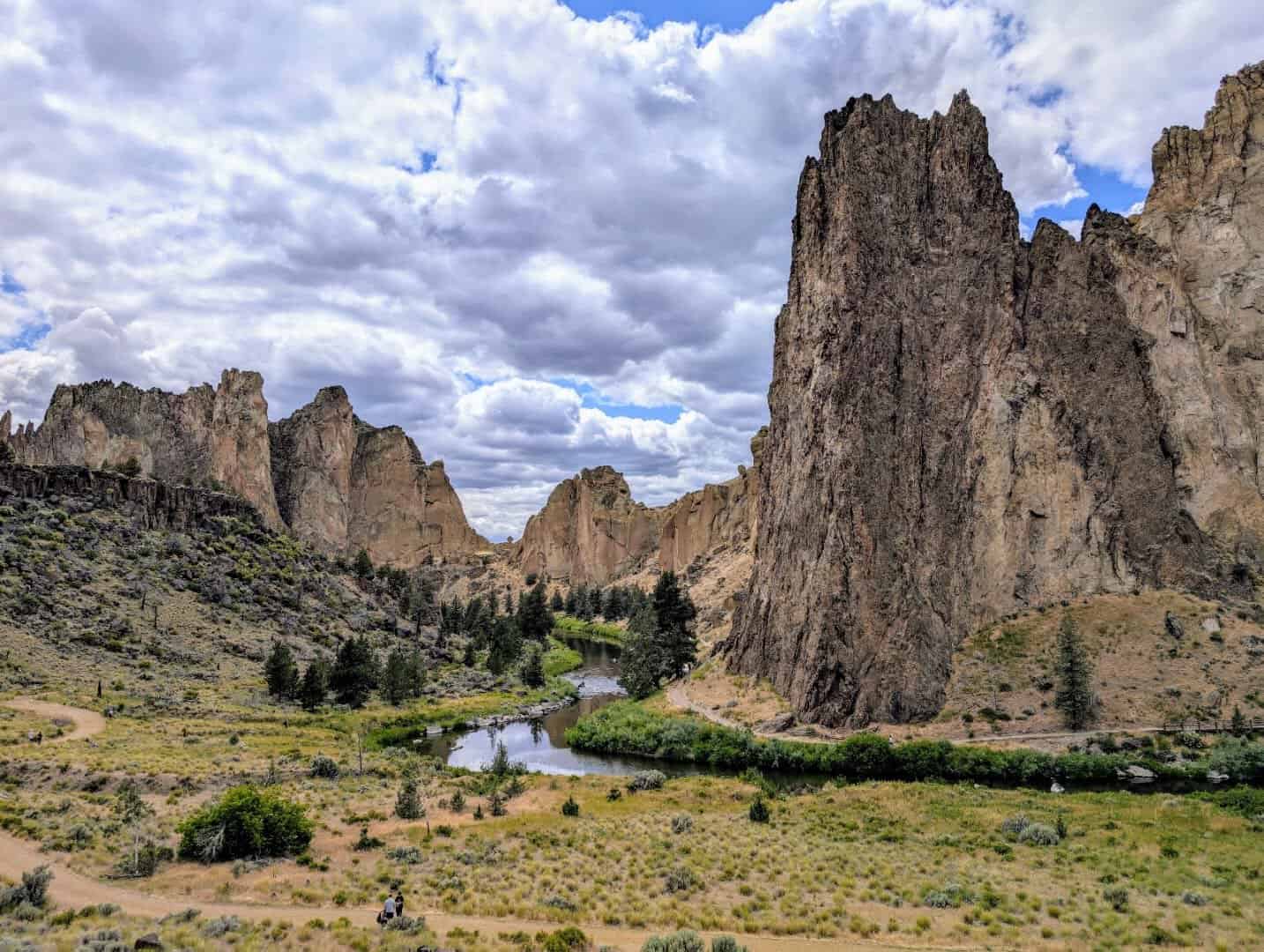 Golden rock spires above the Crooked River at Smith Rock State Park, Oregon