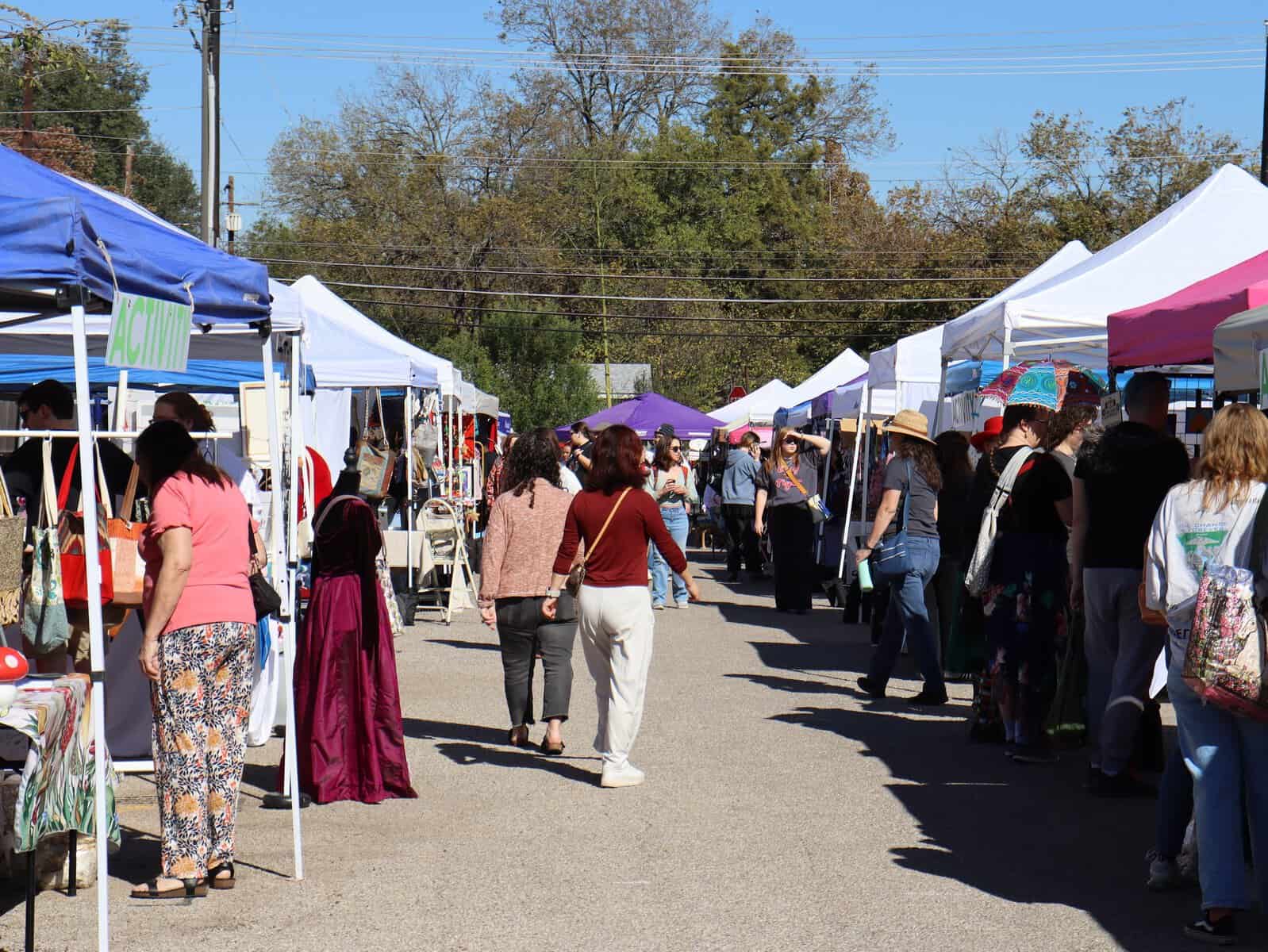 Tents and crowds at a Reuse Art Market hosted by Austin Creative Reuse