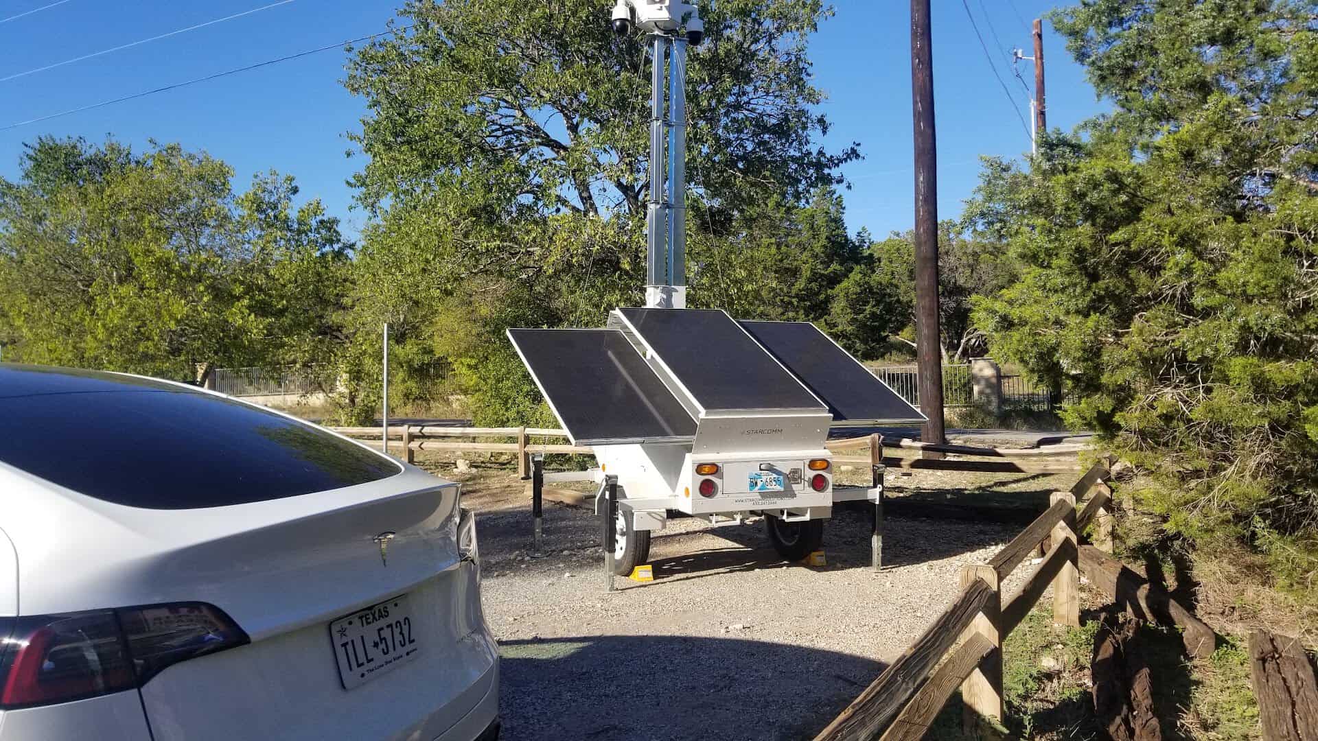 Small parking area at the St. Edwards Park trailhead in Austin