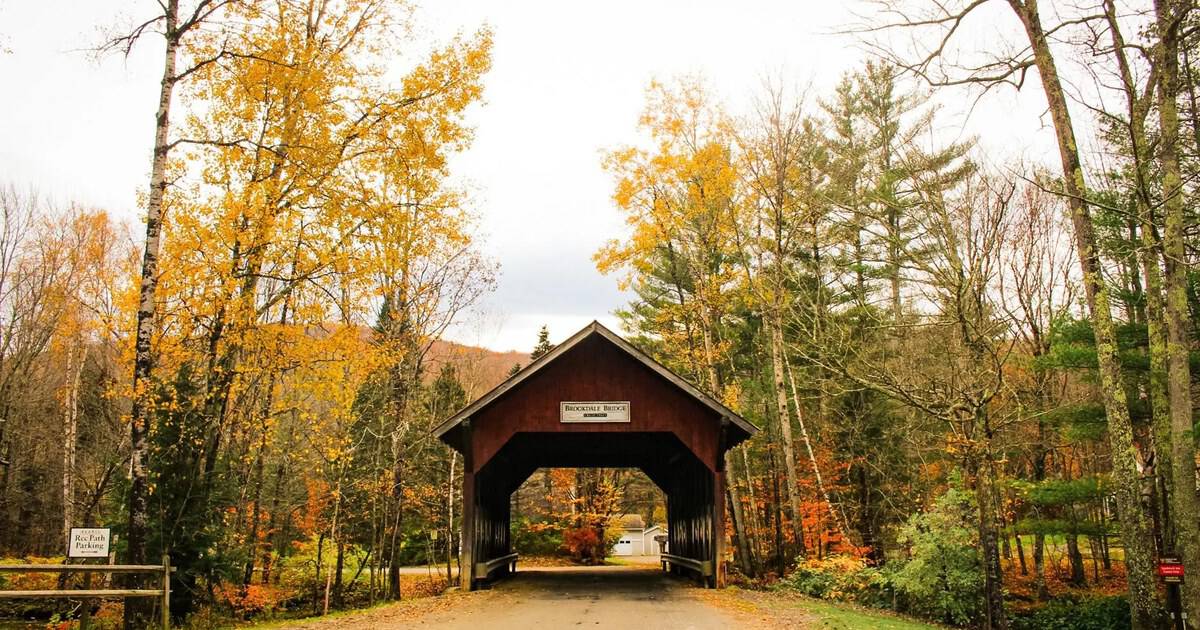 15 Places for Jaw-Dropping Fall Foliage Across the USA