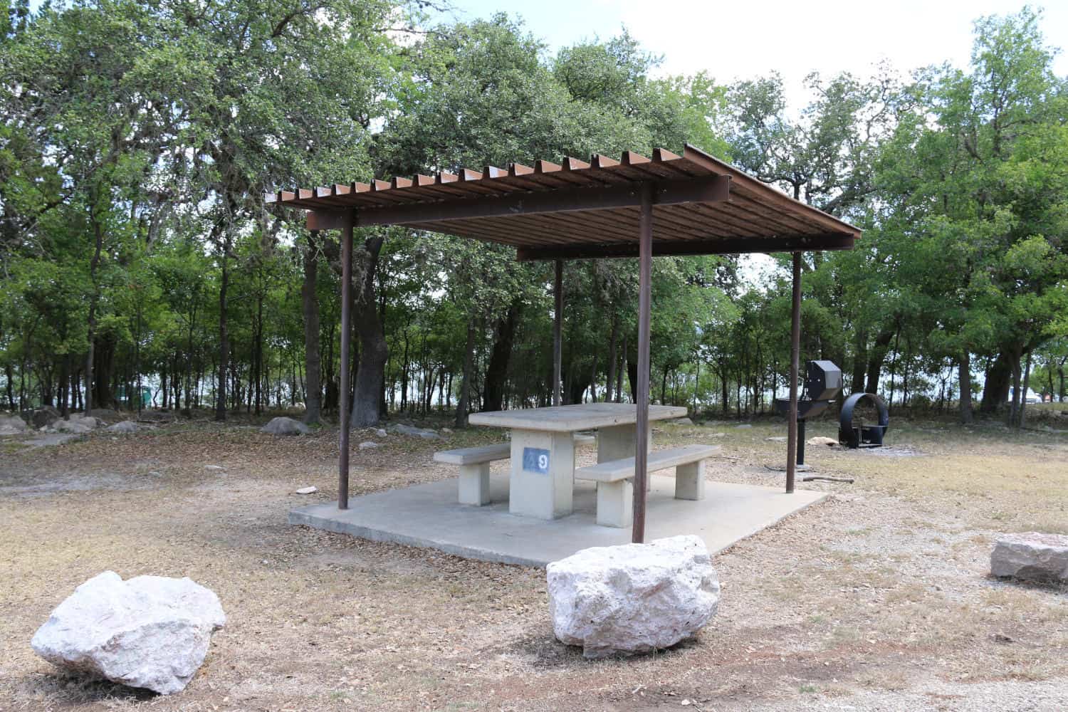 Lakeside picnic pavilion at a Canyon Lake day-use park