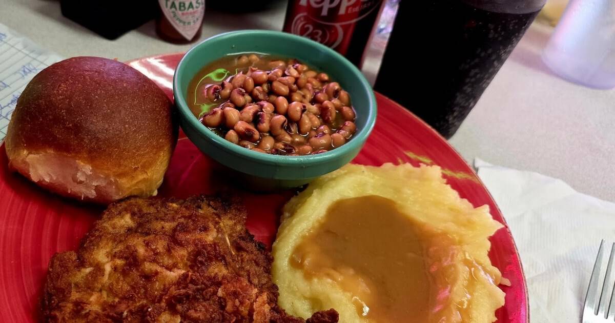 This Tiny Texas Cafe Quietly Serves Some of the Best Southern Comfort Food Around